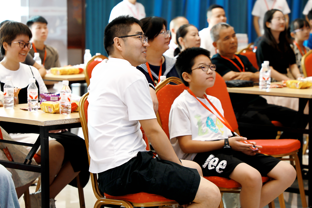 萌娃探班！2025鹽津鋪子員工家人開放日活動正式舉行