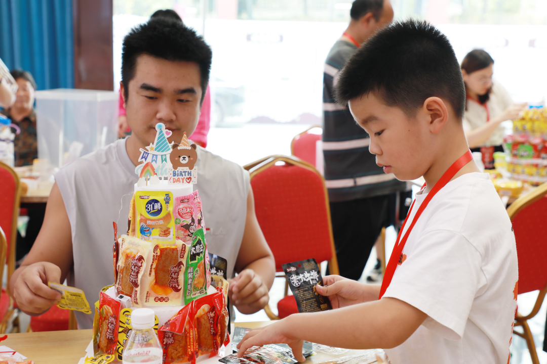 萌娃探班！2025鹽津鋪子員工家人開放日活動正式舉行